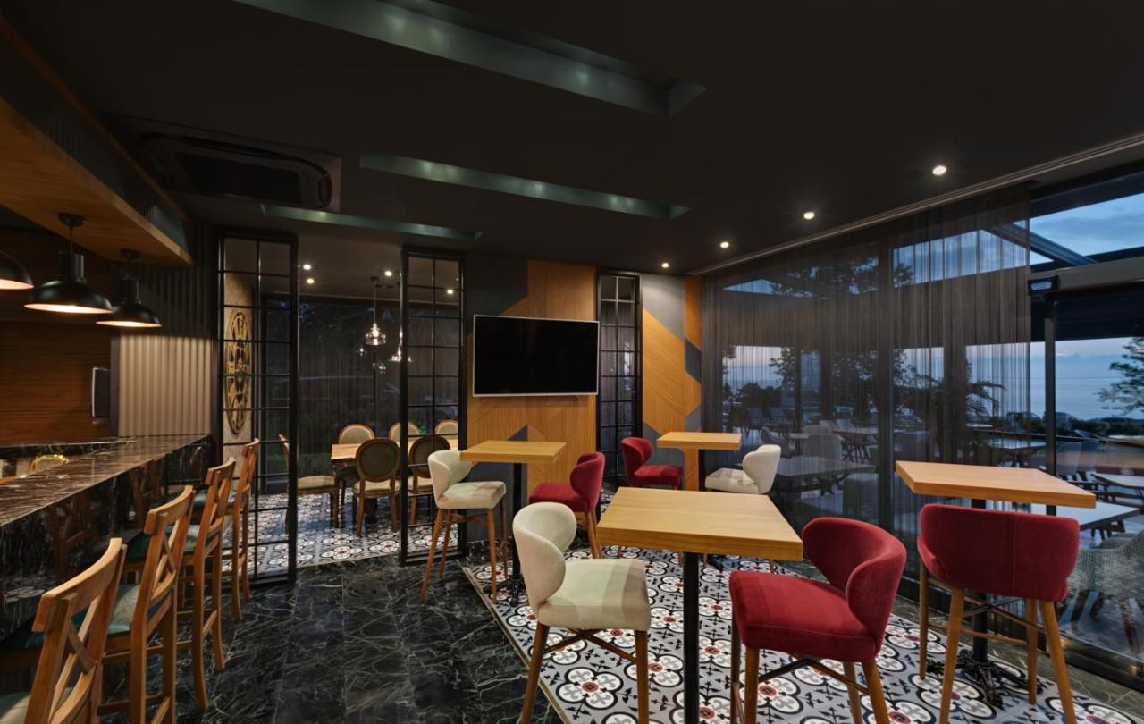 Moevenpick Hotel Трабзон Экстерьер фото
